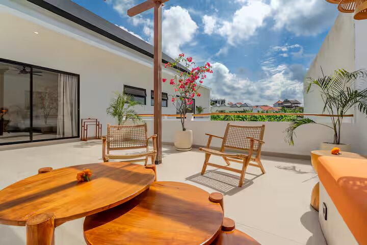 Villa Minuti rooftop lounge seating