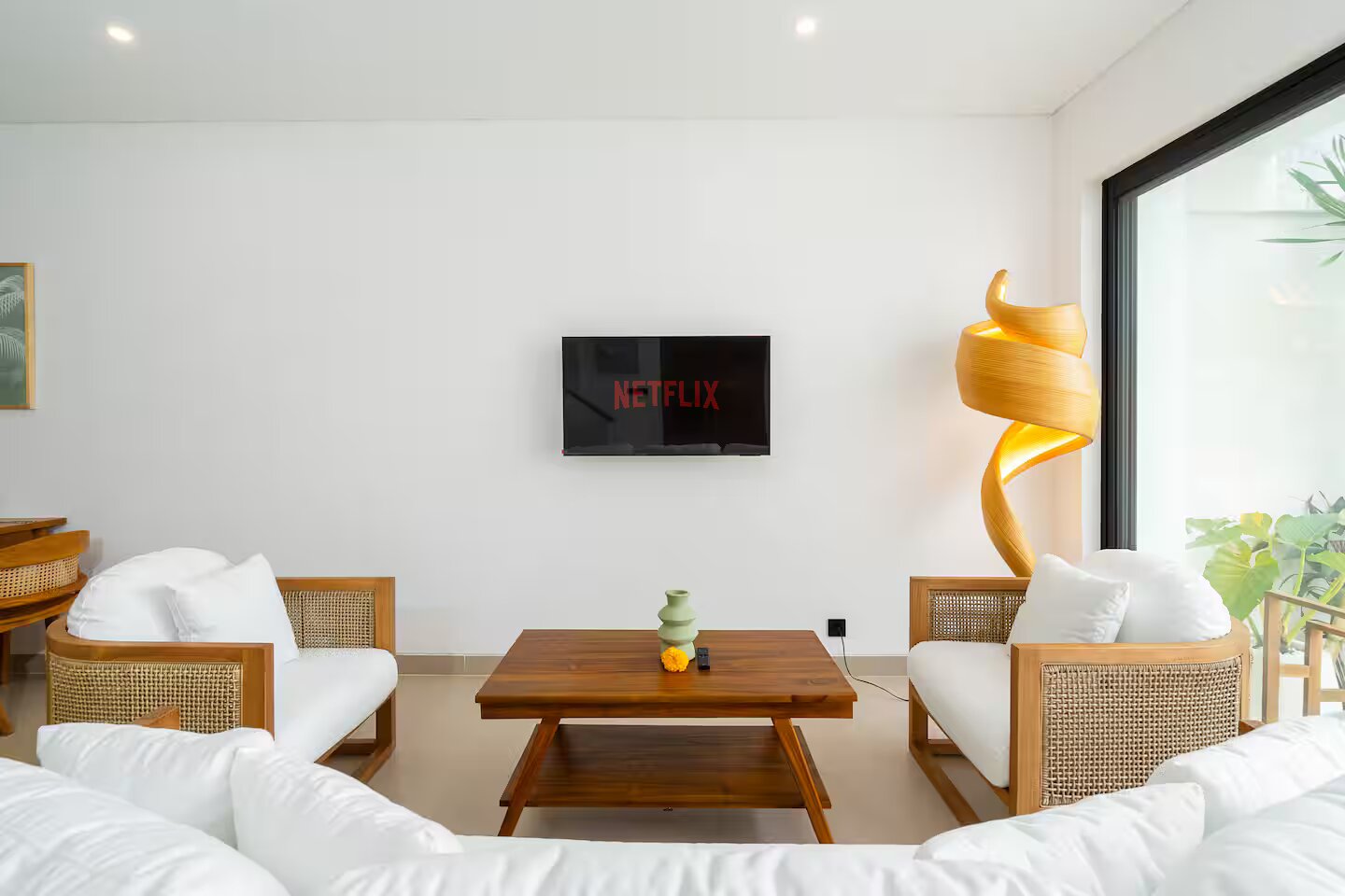 Villa Prunelle living and dining area